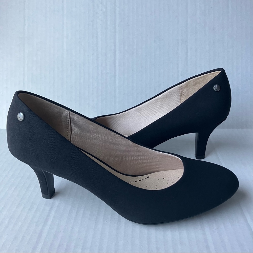LifeStride Matte Black Fabric Pumps